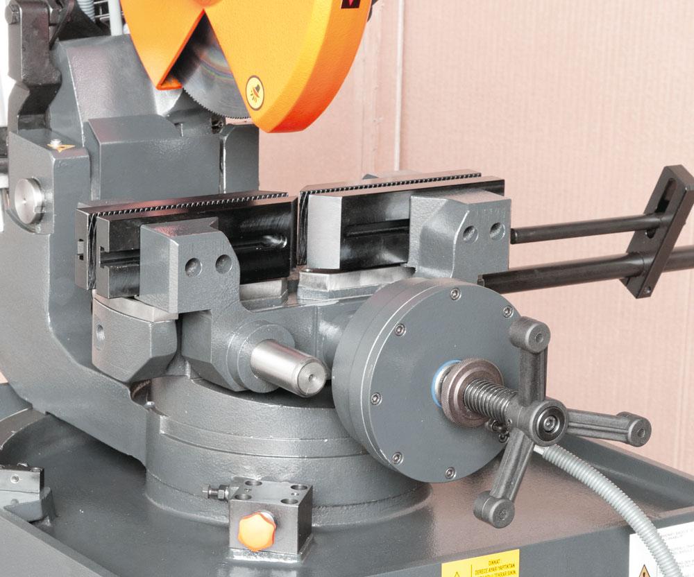 The Dos and Don’ts of Using a Band Saw for Metalworking